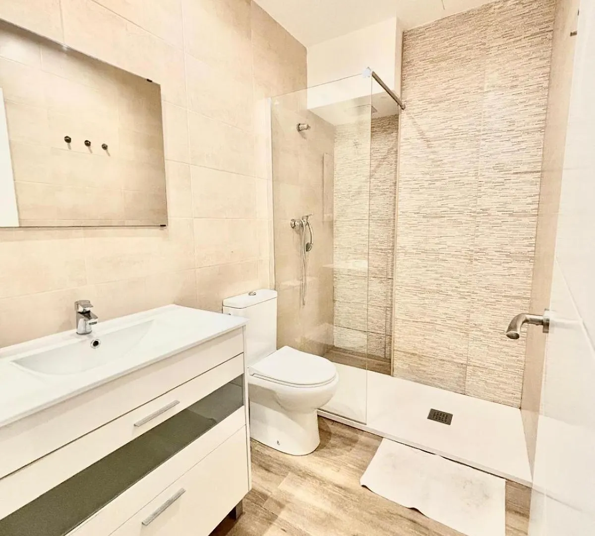 ברצלונה Piso Con Dos Habitaciones Con Camas Dobles Y Terrazas En El Poblenou דירה