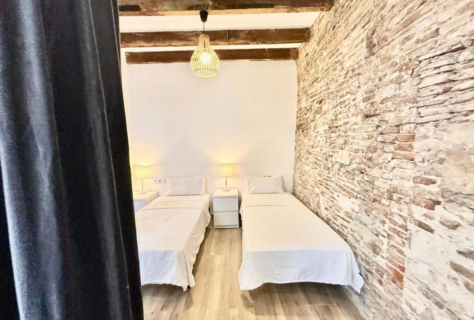 Piso Con Dos Habitaciones Con Camas Dobles Y Terrazas En El Poblenou Barcelona 0*,  Spain